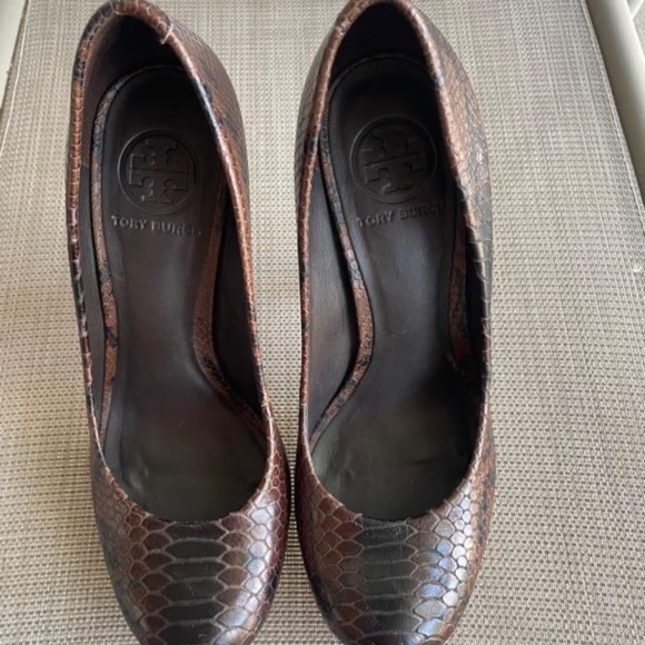 Tory Burch Jude-Amazon Snake Print Signature Pumps Heels EUC - Picture 6 of 12